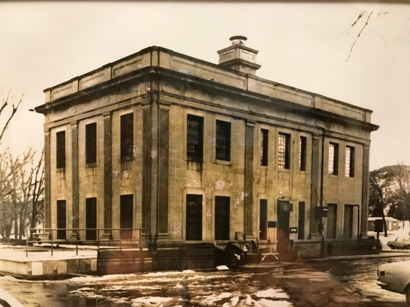 1921